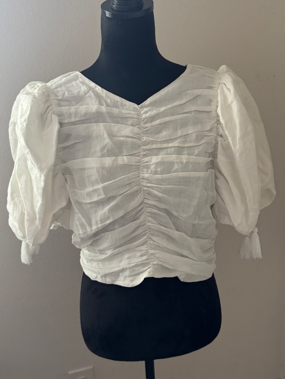 A Loves A White Ruched Puff-Sleeve Crop Top blouse back exposed zipper Sz L